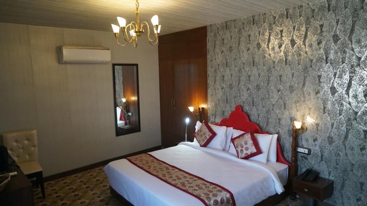 Hotel Sukh Mehal Jalandhar Exterior photo